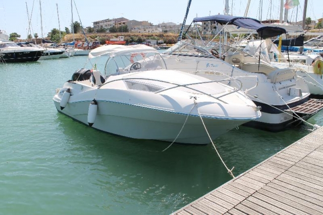  Renta de barco con licencia 